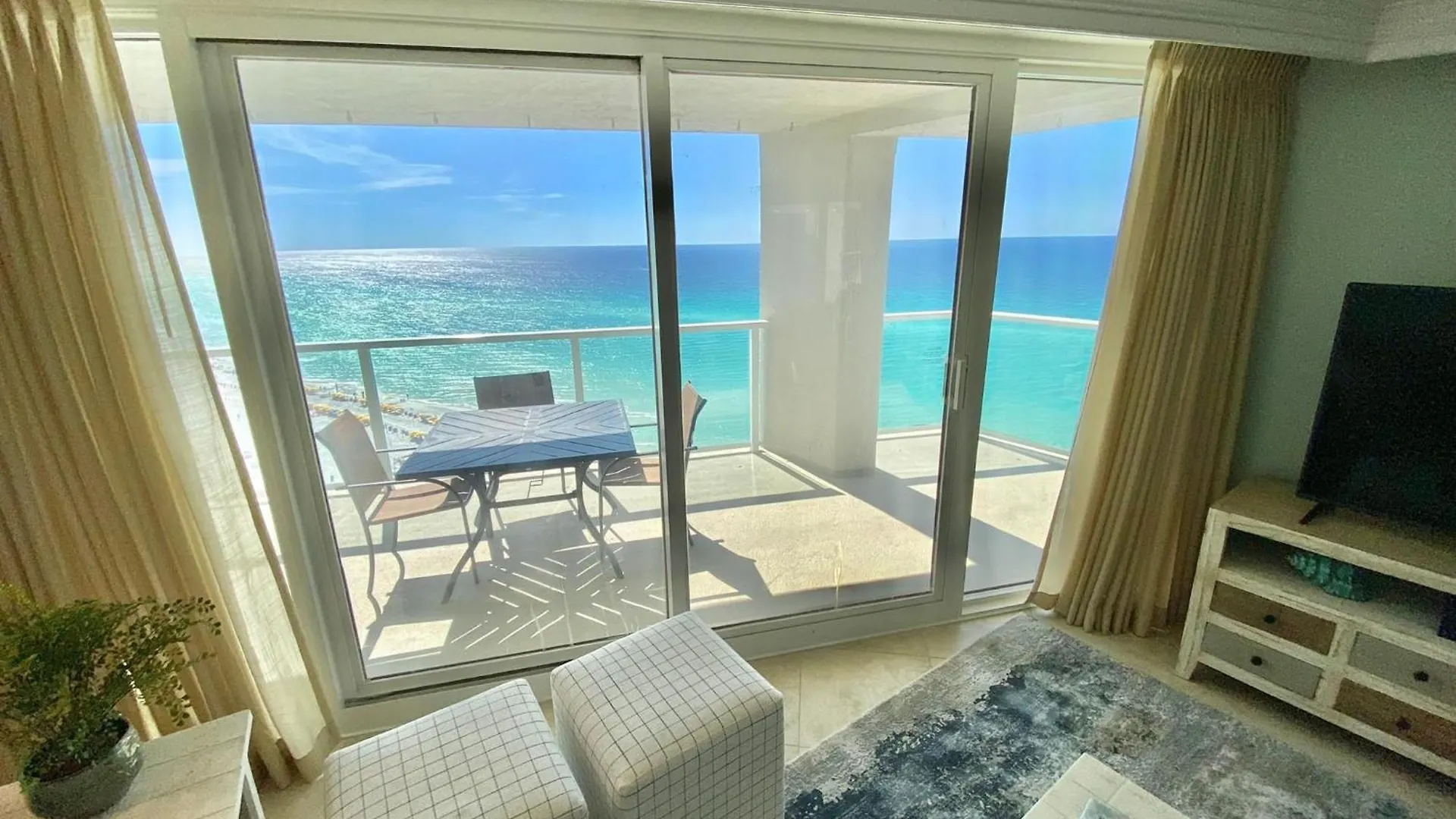 4349 Beachside Two Destin Holiday home